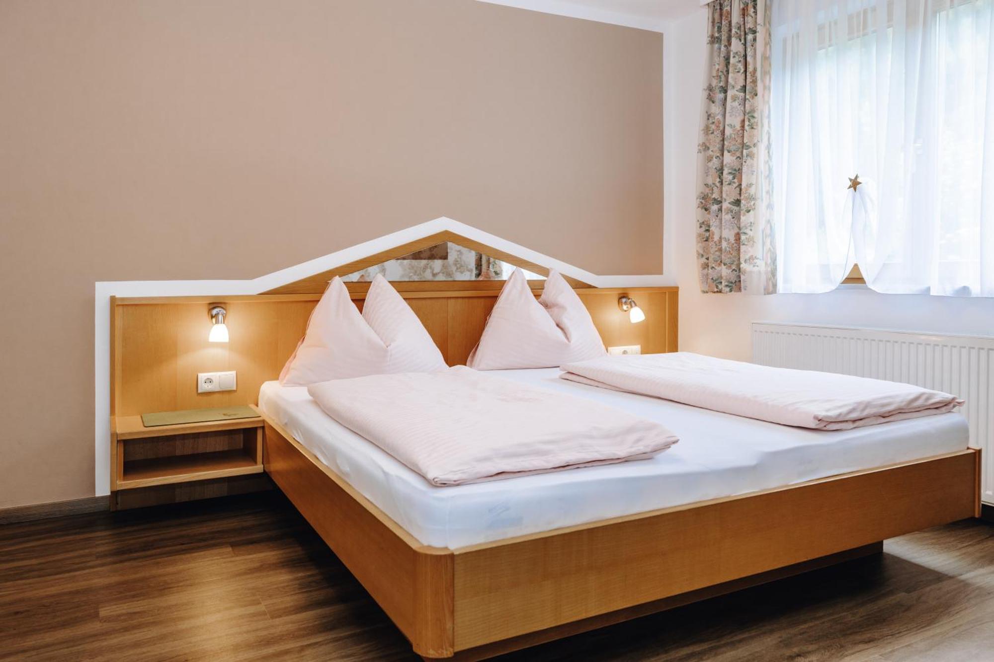 Hotel Garni Tannenhof ฟลาคเฮา ภายนอก รูปภาพ